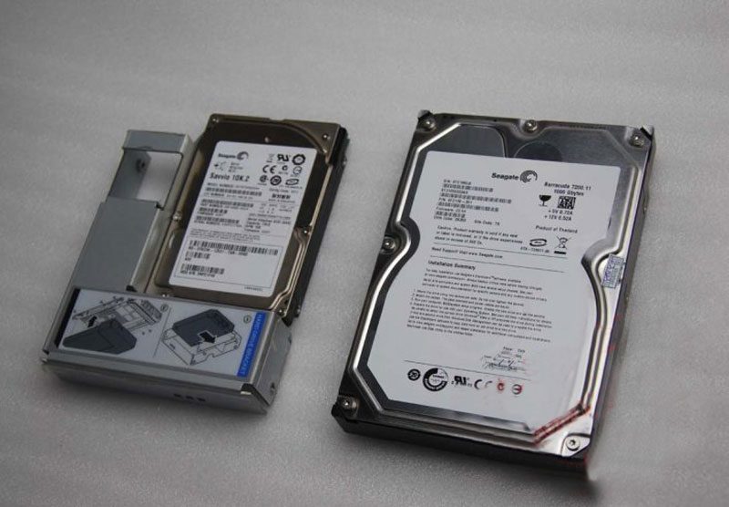 khay chuyen hdd ssd sas 2.5 inch sang 3.5 inch server 5