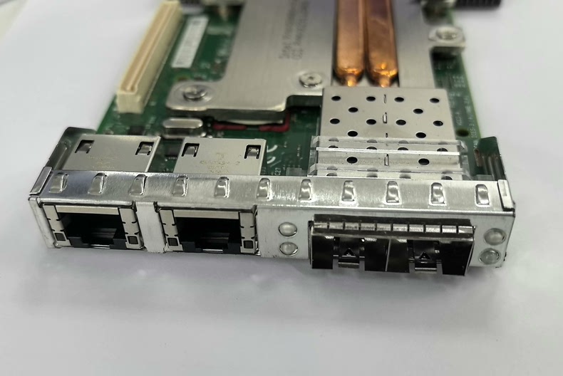 Dell Intel C63DV 2x10GB 2x1GB Network R620 Mezz DAUGHTER CARD 04 Dell Intel C63DV 2x10GB 2x1GB Network R620 Mezz DAUGHTER CARD 04