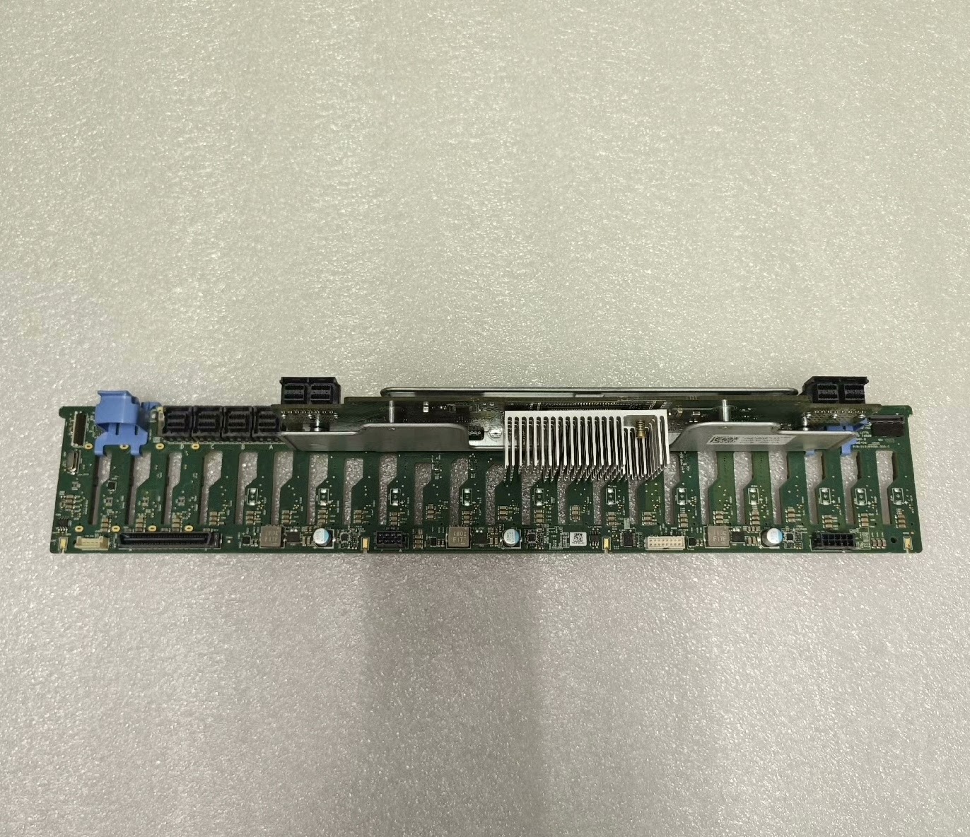 dell poweredge r730xd 1x24 2 5 sata sas hard drive backplane pgp6r 0PGP6R 01