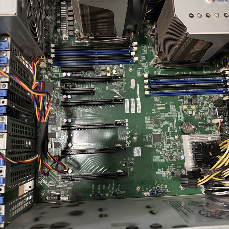 may chu supermicro sys 7048gr tr 4 gpu 05