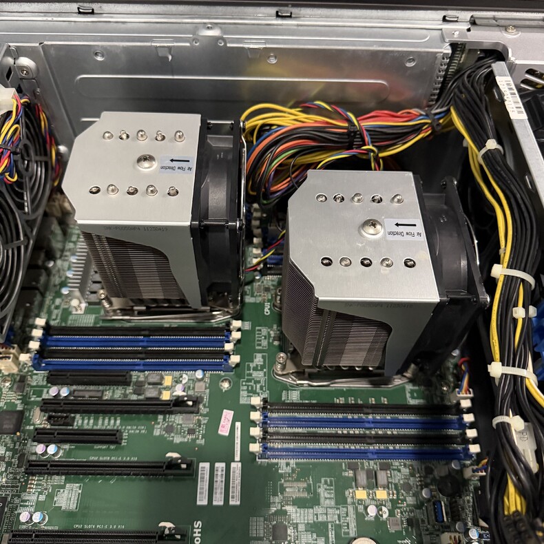 may chu supermicro sys 7048gr tr 4 gpu 07